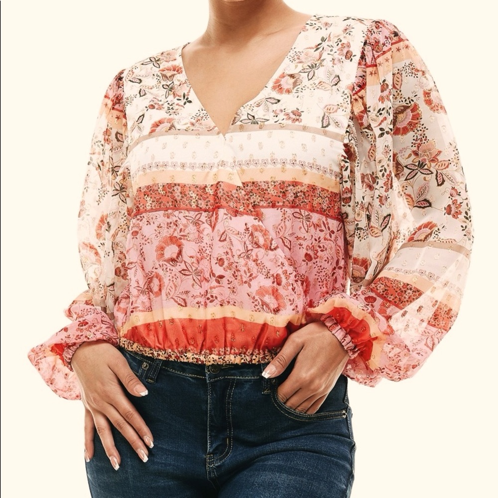 Q & A Clip-Dot Printed Top 😍✨👠